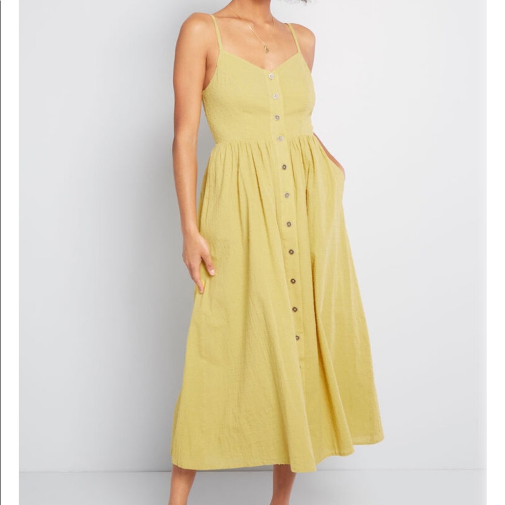 Quite Clearly Charismatic Midi Dress in Yellow